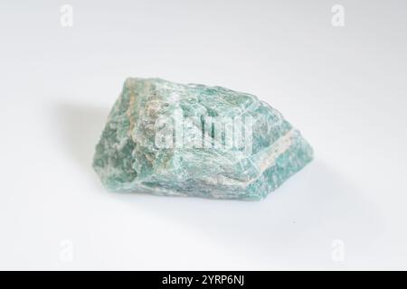 Pierre précieuse naturelle d'Amazonite avec une coloration et une texture uniques. Banque D'Images