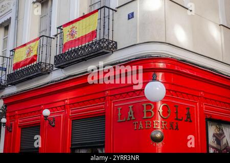 Extérieur de la Bola, une taverne historique à Madrid, Espagne Banque D'Images