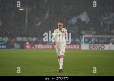 Karlsruhe, Deutschland. 04th Dec, 2024. Wolf ? Marius (FC Augsburg 11) DFB-Pokal : Karlsruher SC vs FC Augsburg, BBBank Wildpark, Mittwoch, 04.12.2024 crédit : dpa/Alamy Live News Banque D'Images