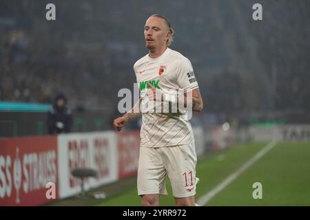Karlsruhe, Deutschland. 04th Dec, 2024. Wolf ? Marius (FC Augsburg 11) DFB-Pokal : Karlsruher SC vs FC Augsburg, BBBank Wildpark, Mittwoch, 04.12.2024 crédit : dpa/Alamy Live News Banque D'Images