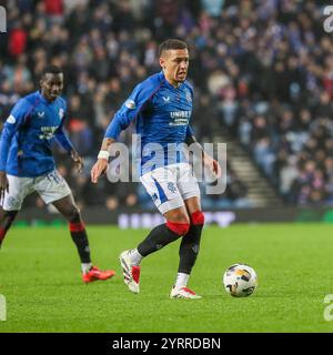 Glasgow, Royaume-Uni. 4 décembre 2024. Les Rangers ont joué Kilmarnock dans le match de premier rang écossais de William Hill à l'Ibrox Stadium, Glasgow, Écosse, Royaume-Uni. Le score final était Rangers 6 - 0 Kilmarnock. Les marqueurs étaient J. Tavernier 37 minutes Danilo 53 minutes, H. Igamane 55 minutes, V. Černý 61 minutes, C. Dessers 69 minutes et 77 minutes. Crédit : Findlay/ Alamy Live News Banque D'Images