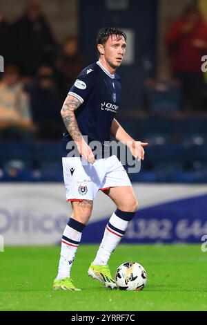 4 décembre 2024 ; Dens Park, Dundee, Écosse : Scottish Premiership Football, Dundee versus Motherwell ; Jordan McGhee de Dundee Banque D'Images