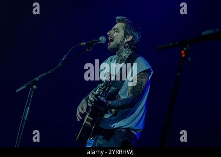 Milan, Italie. 04th Dec, 2024. Alcatraz, Milan, Italie, 04 décembre 2024, Gattotoro pendant Fast Animals et Slow Kids - Festa Tour 2024 - Music concert Credit : Live Media Publishing Group/Alamy Live News Banque D'Images