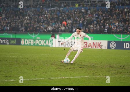 Karlsruhe, Deutschland. 04th Dec, 2024. Vargas ? Ruben (FC Augsburg 16) beim Elfmetertreffer DFB-Pokal : Karlsruher SC vs FC Augsburg, BBBank Wildpark, Mittwoch, 04.12.2024 crédit : dpa/Alamy Live News Banque D'Images