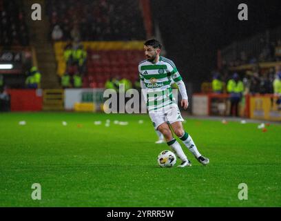 Pittodrie Stadium, Aberdeen, Royaume-Uni. 4 décembre 2024. Scottish Premiership Football, Aberdeen versus Celtic ; Greg Taylor du Celtic Credit : action plus Sports/Alamy Live News Banque D'Images