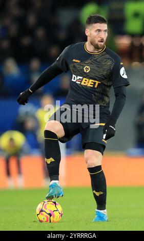 Goodison Park, Liverpool, Royaume-Uni. 4 décembre 2024. Premier League Football, Everton contre Wolverhampton Wanderers ; Matt Doherty de Wolverhampton Wanderers contrôle le ballon crédit : action plus Sports/Alamy Live News Banque D'Images