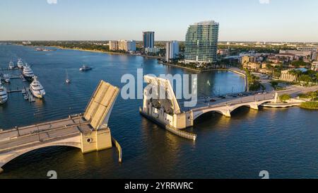 AVRIL 2022, West Palm Beach, Floride, États-Unis - West Palm Beach comprend Royal Park Draw Bridge, West Palm Beach, Floride Banque D'Images