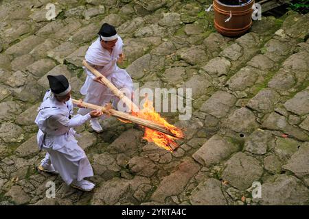 Festival de Nachi Ogi, ville de Nachikatsuura, préfecture de Wakayama Banque D'Images