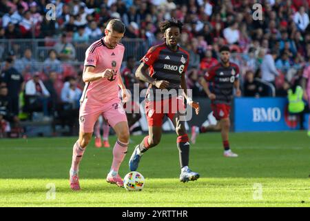 Toronto, ON, Canada - 5 octobre 2024 : Serhiy Kryvtsov #27 défenseur de l'Inter Miami FC lors du match de la saison régulière de la MLS 2024 entre Toronto FC Banque D'Images