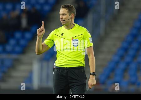 Bâle, Suisse. 04th Dec, 2024. Bâle, Suisse, 04 décembre 2024 : Sandro Schaerer (arbitre) lors du match de football de la Coupe de Suisse entre le FC Basel 1893 et le FC Sion au Jakob-Park à Bâle, Suisse. Philipp Kresnik (Philipp Kresnik/SPP) crédit : SPP Sport Press photo. /Alamy Live News Banque D'Images