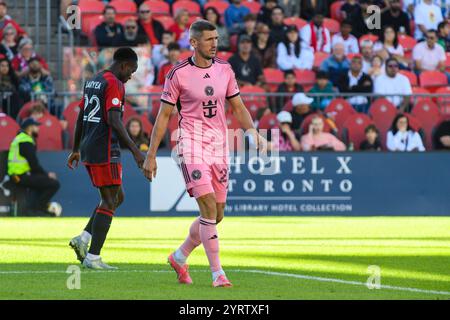 Toronto, ON, Canada - 5 octobre 2024 : Serhiy Kryvtsov #27 défenseur de l'Inter Miami FC lors du match de saison régulière MLS 2024 entre Toronto FC Banque D'Images