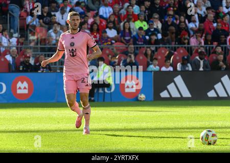 Toronto, ON, Canada - 5 octobre 2024 : Serhiy Kryvtsov #27 défenseur de l'Inter Miami FC lors du match de la saison régulière de la MLS 2024 entre Toronto FC Banque D'Images