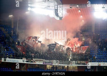 Bâle, Suisse. 04th Dec, 2024. Bâle, Suisse, 04 décembre 2024 : les fans du FC Sion lors du match de football de la Coupe de Suisse entre le FC Basel 1893 et le FC Sion au Jakob-Park à Bâle, Suisse. Philipp Kresnik (Philipp Kresnik/SPP) crédit : SPP Sport Press photo. /Alamy Live News Banque D'Images