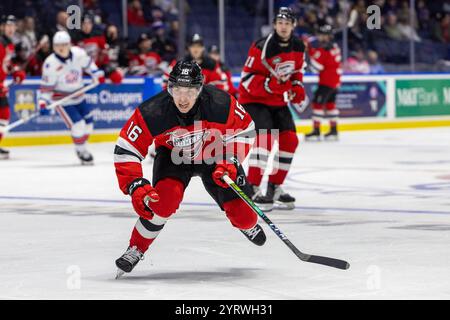 4 décembre 2024 : L’attaquant des Comets Utica, Filip Engaras (16 ans), patine en première période d’un match contre les Américains de Rochester. Les Rochester Americans accueillent les Utica Comets dans un match de la Ligue américaine de hockey au Blue Cross Arena de Rochester, New York. (Jonathan Tenca/CSM) Banque D'Images