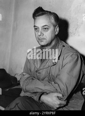 Alfred Ernst Rosenberg (1892 ? 1946) théoricien et idéologue nazi allemand. Il a été à la tête du Bureau des Affaires étrangères du NSDAP pendant toute la période de règne de l'Allemagne nazie (1933?1945), et a dirigé AMT Rosenberg (« bureau de Rosenberg »), un organisme officiel nazi pour la politique culturelle et la surveillance, entre 1934 et 1945. Il a été condamné à mort par pendaison et exécuté le 16 octobre 1946. Alfred Rosenberg, membre du parti nazi et théoricien, a été photographié dans sa cellule de prison de Nuremberg pendant le procès de Nuremberg Banque D'Images