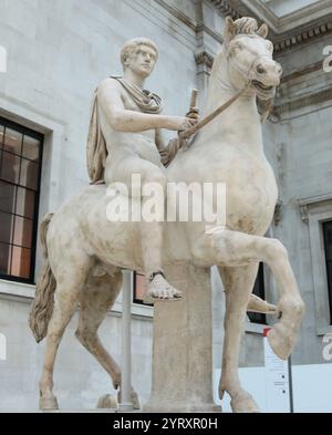 Statue équestre romaine d'un jeune sur un cheval. Trouvé à Rome, 1er siècle de notre ère Banque D'Images