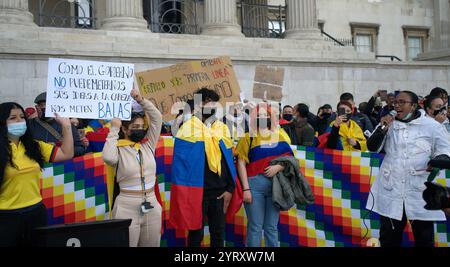 Mercredi 5 mai 2021, malgré la pandémie de COVID-19, Londres s’est jointe à d’autres villes du Royaume-Uni, d’Europe et du monde entier pour organiser un rassemblement de solidarité avec le peuple colombien. À partir du 28 avril, la grève nationale colombienne a commencé dans plusieurs villes et municipalités du pays, à la suite d’une nouvelle réforme fiscale proposée qui toucherait les plus pauvres avec, entre autres, une augmentation des taxes sur les aliments de base. Banque D'Images