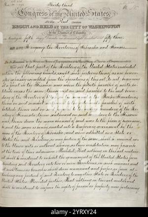 Le Kansas ? Nebraska Act de 1854 est une loi organique territoriale qui crée les territoires du Kansas et du Nebraska. Il a été rédigé par le sénateur démocrate Stephen A. Douglas, adopté par le 33e Congrès des États-Unis, et signé par le président Franklin Pierce. Douglas a présenté le projet de loi visant à ouvrir de nouvelles terres pour développer et faciliter la construction d'un chemin de fer transcontinental. Cependant, le Kansas ? La loi du Nebraska abroge le compromis du Missouri de 1820, attisant les tensions nationales sur l'esclavage et contribuant à une série de conflits armés connus sous le nom de « Bleeding Kansas ». Banque D'Images