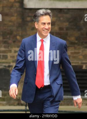 Ed Miliband (secrétaire d'État à la sécurité énergétique et Net Zero), à Downing Street, Londres, pour prendre ses nouvelles fonctions au sein du gouvernement travailliste après les élections. 5 juillet 2024. Banque D'Images