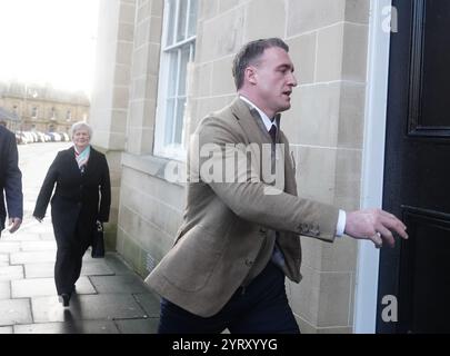 L'ancien capitaine de rugby écossais Stuart Hogg arrive au Sheriff court de Jedburgh pour être condamné après avoir admis avoir maltraité sa femme séparée pendant cinq ans. Date de la photo : jeudi 5 décembre 2024. Banque D'Images