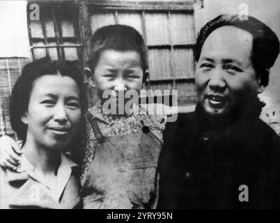 Mao Tsé Toung avec Jiang Qing et leur fille Li Na à ya'an. Banque D'Images