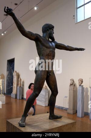 Statue en bronze de Zeus ou Poséidon, trouvée au Cap Artemesion, Grèce. 460 AV. J.-C. Banque D'Images