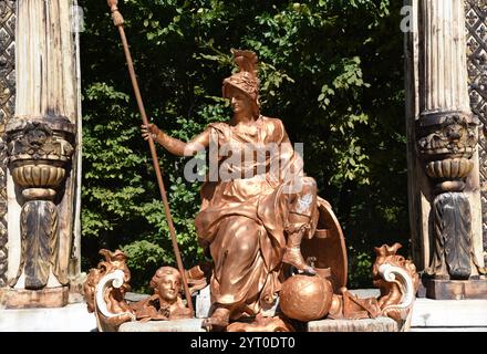 Fontaine Minerva dans les jardins du Palais Royal de la Granja de San Ildefonso (Espagne) Banque D'Images