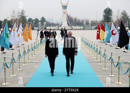 Le président turc Recep Tayyip Erdogan rencontre le prince héritier japonais Fumihito Akishino, le président turc Recep Tayyip Erdogan rencontre le prince héritier japonais Fumihito Akishino, en visite officielle à Türkiye, au complexe présidentiel d'Ankara, Türkiye, le 4 décembre 202. Photo de la présidence turque apaimages Ankara Ankara Turquie 041224 Turkey TPO 003 Copyright : xapaimagesxTurkishxpresidencyxxapaimagesx Banque D'Images