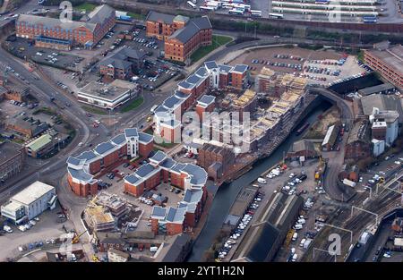 Vue aérienne de la ville de Wolverhampton appartements modernes en construction Horseley Fields canal Development 2005 Banque D'Images