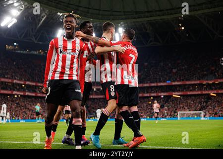 Équipe d'Athletic vu célébrant après le but d'Alex Berenguer pendant LaLiga EA SPORT match entre les équipes de l'Athletic Club et Real Madrid FC à ES Banque D'Images