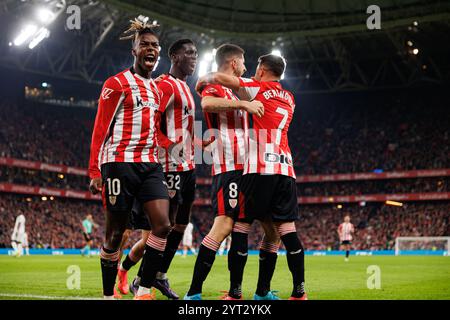 Équipe d'Athletic vu célébrant après le but d'Alex Berenguer pendant LaLiga EA SPORT match entre les équipes de l'Athletic Club et Real Madrid FC à ES Banque D'Images