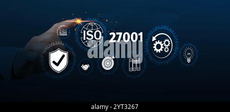 Concept ISO 27001. Homme d'affaires certifié ISO 27001 pour le système de gestion de la sécurité de l'information (ISMS). exigences, certification, gestion, st Banque D'Images