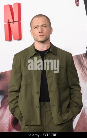 Los Angeles, CA. 5 décembre 2024. Taron Egerton à la première Netflix de Carry-on au théâtre égyptien de Los Angeles, Californie, le 5 décembre 20224. Crédit : Faye Sadou/Media Punch/Alamy Live News Banque D'Images