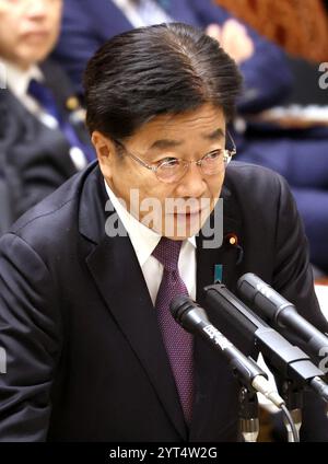 Tokyo, Japon. 6 décembre 2024. Le ministre japonais des Finances Katsunobu Kato répond à une question lors de la session du comité budgétaire de la Chambre haute à la Diète nationale à Tokyo le vendredi 6 décembre 2024. (Photo de Yoshio Tsunoda/AFLO)/Alamy Live News Banque D'Images