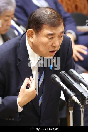 Tokyo, Japon. 6 décembre 2024. Le premier ministre japonais Shigeru Ishiba répond à une question lors de la session du comité budgétaire de la Chambre haute à la Diète nationale à Tokyo le vendredi 6 décembre 2024. (Photo de Yoshio Tsunoda/AFLO)/Alamy Live News Banque D'Images