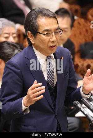 Tokyo, Japon. 6 décembre 2024. Le ministre japonais de l'Agriculture Taku Eto répond à une question lors de la session du comité budgétaire de la Chambre haute à la Diète nationale à Tokyo le vendredi 6 décembre 2024. (Photo de Yoshio Tsunoda/AFLO)/Alamy Live News Banque D'Images