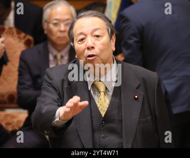 Tokyo, Japon. 6 décembre 2024. Le ministre japonais des Affaires intérieures, Seiichiro Murakami, répond à une question lors de la session du comité budgétaire de la Chambre haute à la Diète nationale à Tokyo le vendredi 6 décembre 2024. (Photo de Yoshio Tsunoda/AFLO)/Alamy Live News Banque D'Images