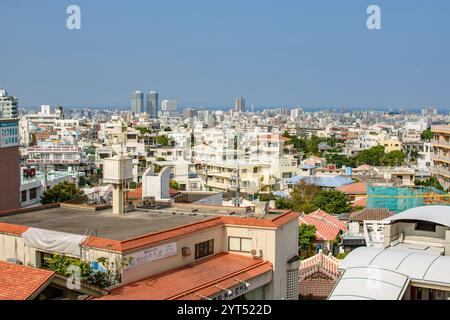 Paysage urbain de Naha, capitale de la préfecture d'Okinawa au Japon, le 27 février 2018 Banque D'Images