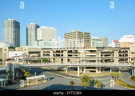 Paysage urbain de Naha, capitale de la préfecture d'Okinawa au Japon, le 27 février 2018 Banque D'Images