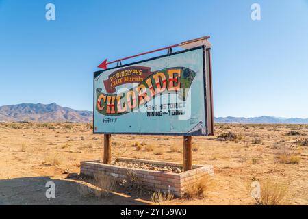 Chloride, Arizona, signe de bienvenue pour la ville touristique établie en 1860, dans un endroit désertique reculé. Banque D'Images