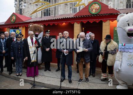 Milan, Italie. 06th Dec, 2024. Inaugurazione Mercatini di natale in DuomoMilano - Italia - Cronaca Venerd&#xec;, 06 Dicembre, 2024 (Foto di Marco Ottico/Lapresse) inauguration des marchés de Noël dans la cathédrale de Milan, Italie - Actualités vendredi, 06 décembre, 2024 (photo de Marco Ottico/Lapresse) crédit : LaPresse/Alamy Live News Banque D'Images