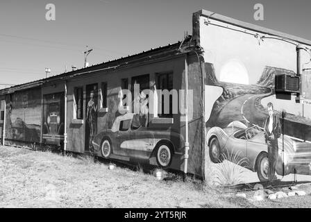 Murale peinte sur le côté d'un bâtiment à Tucumcari, Nouveau Mexique, États-Unis. Une attraction nostalgique le long de l'historique route 66. Banque D'Images