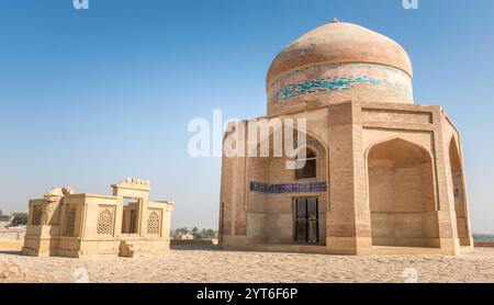 Tombeau du sultan Ibrahim : un joyau intemporel de la nécropole de Makli Banque D'Images