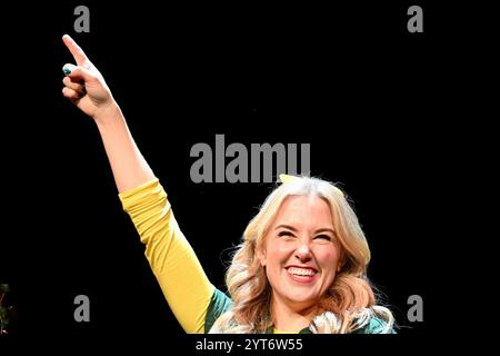 Londres, Royaume-Uni. Maddie Moate. Maddie Moate's très curieux Christmas Photocall, The Apollo Theatre, Shaftesbury Avenue. Crédit : michael melia/Alamy Live News Banque D'Images