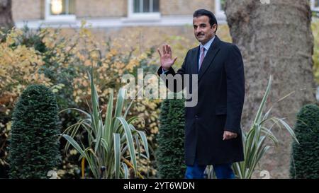 L'émir du Qatar le cheikh Tamim bin Hamad Al Thani a des entretiens officiels avec le premier ministre britannique Keir Starmer L'émir du Qatar le cheikh Tamim bin Hamad Al Thani a des entretiens officiels avec le premier ministre britannique Keir Starmer, au cours desquels ils discutent des développements dans la bande de Gaza et les territoires palestiniens, Londres, Grande-Bretagne, le 4 décembre 2024. Photo par Emiri Diwan Office apaimages Londres Londres Royaume-Uni de Grande-Bretagne et d'Irlande du Nord 041224 Britain QPO 004 Copyright : xapaimagesxQatarxNewsxAgencyxxapaimagesx Banque D'Images