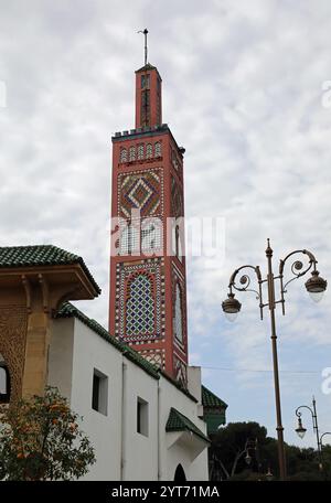 Minaret de la mosquée Sidi Bou Abib à Tanger Banque D'Images