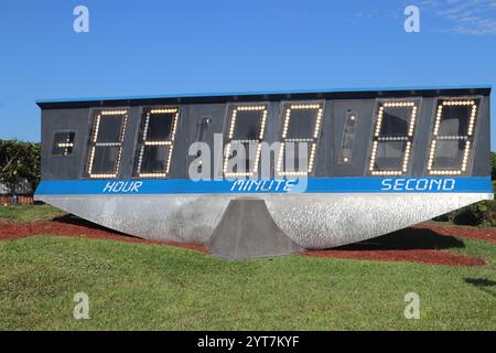 Compte à rebours de l'horloge jusqu'au lancement de la fusée. Entrée au Kennedy Space Center de la NASA, CAPE CANAVERAL, FLORIDE. ÉTATS-UNIS Banque D'Images