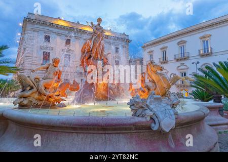 Fontaine de Diane, Ortigia, Syracuse, Sicile, Italie Banque D'Images