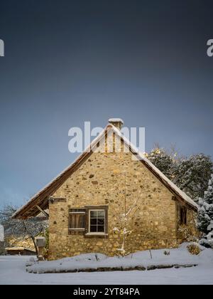 Suisse, Otelfingen, vieille maison un matin d'hiver Banque D'Images