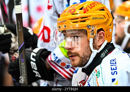 Jan Urbas (Fischtown Pinguins Bremerhaven, #9), GER, Iserlohn Roosters v. Fischtown Pinguins Bremerhaven, Eishockey, Penny-DEL, 23. Spieltag, Spielzeit 2024/2025, 06.12.2024, Foto : Jonas Brockmann/Eibner-Pressefoto Banque D'Images